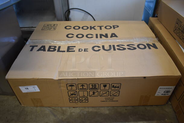 BRAND NEW SCRATCH AND DENT! Frigidaire Electrolux GCCG3048AS Stainless Steel Drop In 36" Gas Powered 5 Burner Cooktop Range. Stock Picture Used For Gallery Picture. - Image 2 of 8