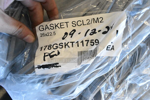 4 BRAND NEW SCRATCH AND DENT! Items Including Avantco 178GSKT17749 Vinyl Magnetic Door Gasket for PICL3 and PICL3-HC, Avantco 178GSKT11759 Vinyl Magnetic Door Gasket for APT-48 Series, SS-PT-48 Series, SCL2, and SCL2M. 4 Times Your Bid!  - Image 3 of 5