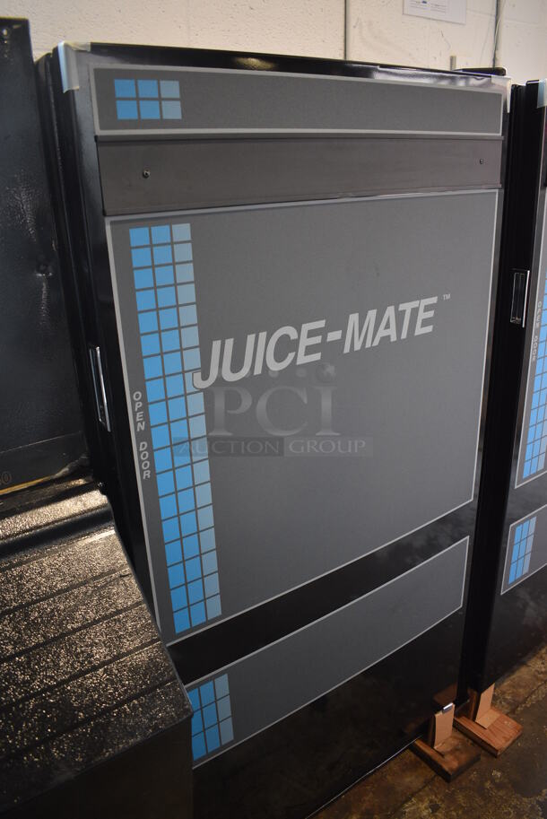 KD Distributing Model FMR1 Metal Commercial Refrigerated Juice Mate Vending Machine. 115 Volts, 1 Phase. 28x27x56. Tested and Working! - Image 3 of 7