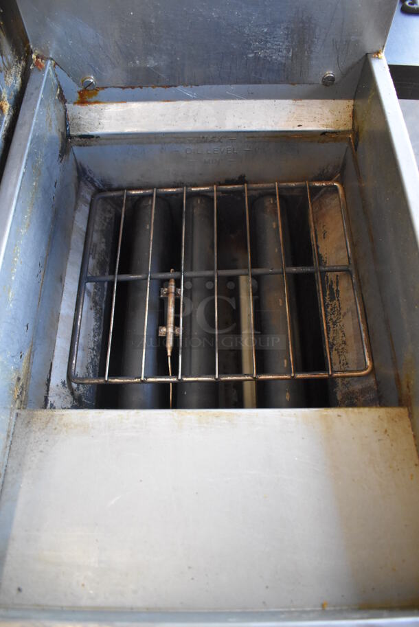 2019 USR Cookline CF-40 Stainless Steel Commercial Floor Style Natural Gas Powered Deep Fat Fryer w/ 2 Metal Fry Baskets on Commercial Casters. 90,000 BTU. 16x30x45 - Image 8 of 10