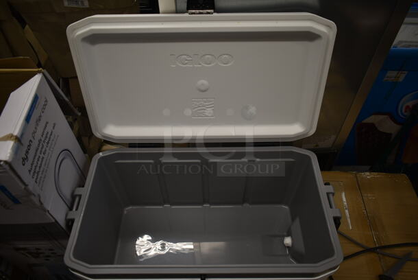 LIKE NEW! Igloo 50548 Marine Ultra 70 Qt. White Cooler with Comfort Grip Handles - Image 7 of 10
