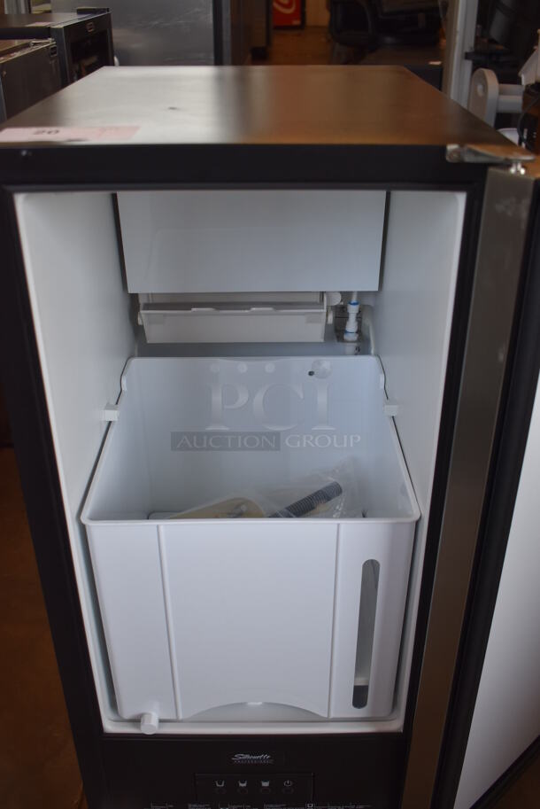 BRAND NEW SCRATCH AND DENT! Danby DIM32D1BSSPR Stainless Steel Commercial Self Contained Ice Machine. 115 Volts, 1 Phase. Tested and Working! - Image 6 of 6