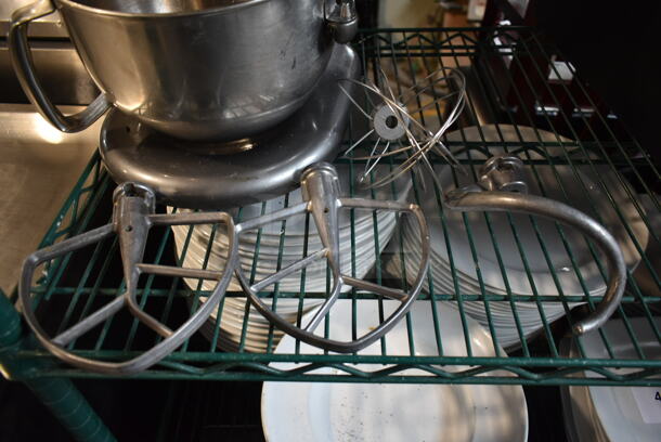 KitchenAid KP26M1CPM Professional 600 Metal Commercial Countertop 6 Quart Planetary Dough Mixer w/ Metal Bowl, Dough Hook, Whisk and 2 Paddle Attachments. 120 Volts, 1 Phase. Tested and Working! - Image 2 of 7