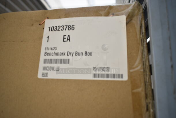 BRAND NEW IN BOX! Winco 65030 Hot Dog Bun Box w/ (128) Bun Capacity - Image 4 of 4