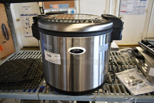 BRAND NEW SCRATCH AND DENT! 2023 Avantco 177RW90 Stainless Steel Commercial Countertop Electric Powered Rice Cooker. 120 Volts, 1 Phase. Tested and Working! - Image 1 of 8