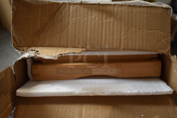 BRAND NEW SCRATCH AND DENT! SereneLife SLBCAD50 Bamboo Bathtub Caddy w iPad/Tablet/Book Holder. Stock Picture Used For Gallery - Image 3 of 4