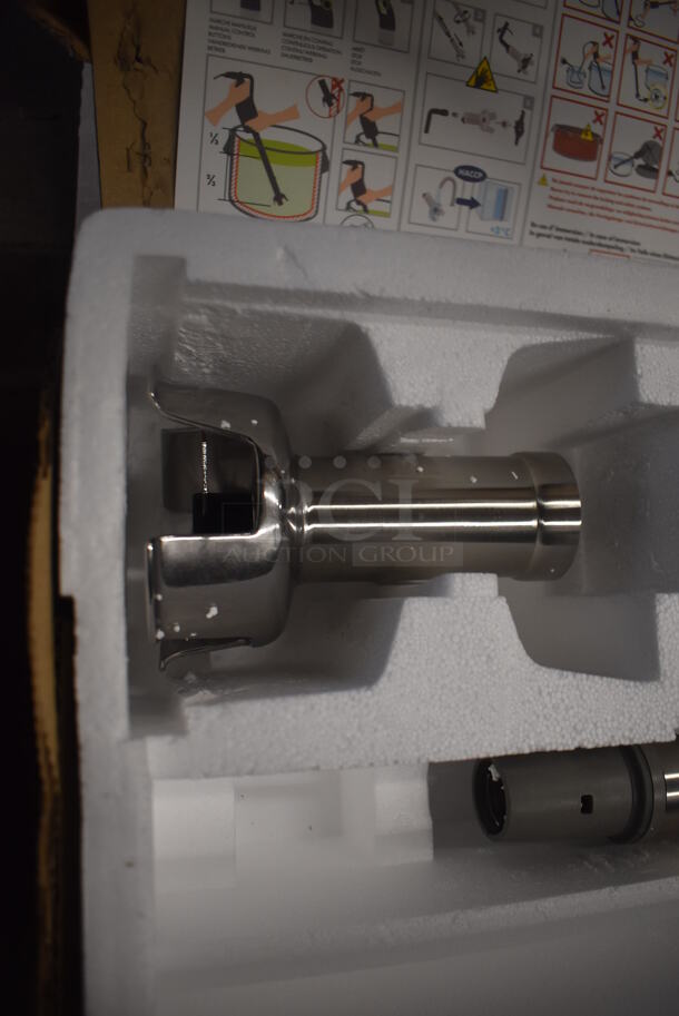 BRAND NEW IN BOX! Robot Coupe MP 450 Turbo Stainless Steel Commercial Immersion Blender. 7x5x33. Tested and Working! - Image 5 of 7