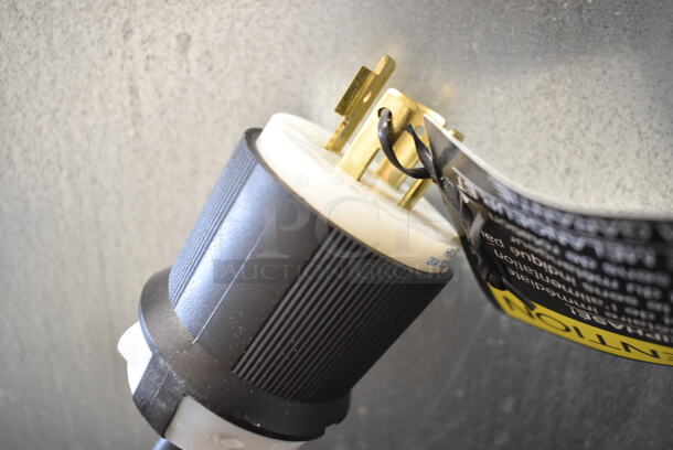 BRAND NEW SCRATCH AND DENT! Globe SP62P-4 Metal Commercial Floor Style 60 Qt. Planetary Floor Mixer w/ Stainless Steel Mixing Bowl, Bowl Guard. 208 Volts, 3 Phase.  - Image 4 of 4