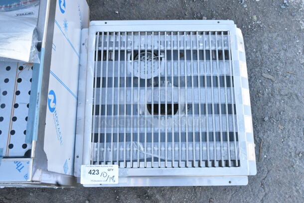 BRAND NEW SCRATCH AND DENT! Regency 600FT1818SS Stainless Steel Floor Trough. - Image 3 of 5