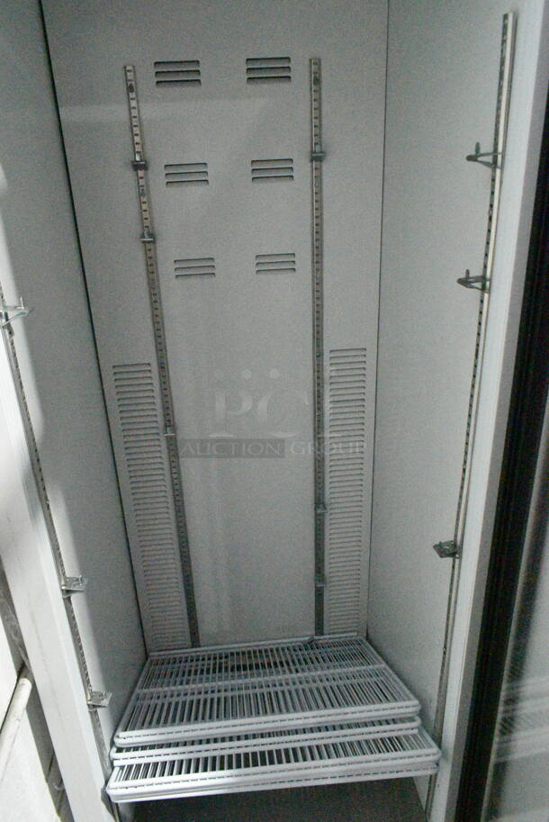 2019 Habco SE18 Metal Commercial Single Door Reach In Cooler Merchandiser w/ Poly Coated Racks. 115 Volts, 1 Phase. Tested and Working! - Image 4 of 6