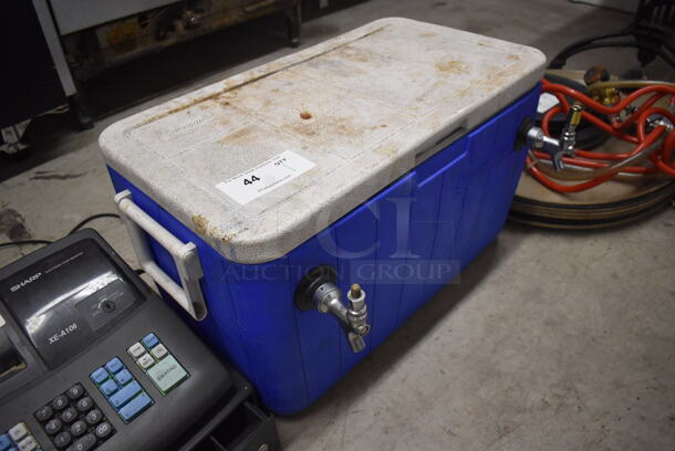 Coleman Blue and White Poly Portable Kegerator Jockey Box. 25x16x15 - Image 4 of 6