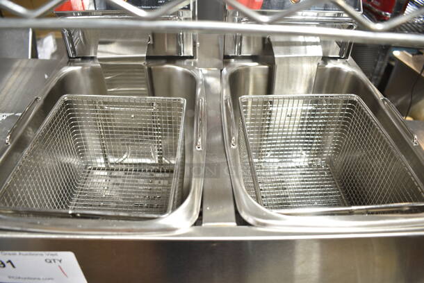 2023 Crosson CF-20 Stainless Steel Commercial Countertop Electric Powered 2 Bay Fryer w/ 2 Metal Fry Baskets. 120 Volts, 1 Phase. - Image 4 of 8