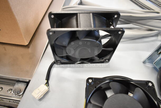3 BRAND NEW SCRATCH AND DENT! Items Including Seaoa SA1238A1 PBL Fans, Commercial Casters and Gray Door Seal. 3 Times Your Bid!  - Image 6 of 8