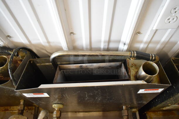 Henny Penny 600 Stainless Steel Commercial Floor Style Natural Gas Powered Pressure Fryer on Commercial Casters. 80,000 BTU. - Image 5 of 7