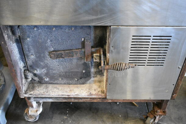Ole Hickory C70-SR Stainless Steel Commercial Floor Style Natural Gas Powered Smoker. - Image 5 of 9