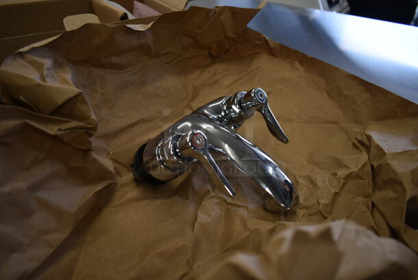 BRAND NEW SCRATCH AND DENT! American Standard 5500140.002 Monterrey 1.5 GPM Deck-Mount Lavatory Faucet with 4" Centers, Cast Brass Spout, and Lever Handles - Image 5 of 6