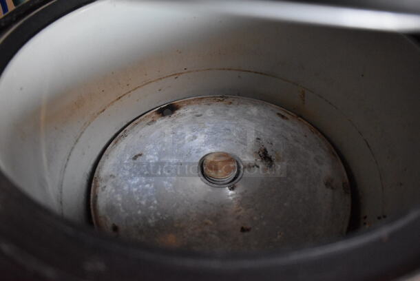 Avantco Stainless Steel Commercial Countertop Rice Cooker. 19x16x16. Tested and Powers On - Image 5 of 6