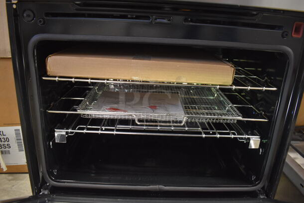 BRAND NEW SCRATCH AND DENT! Frigidaire Electrolux PCWM3080AF Stainless Steel Electric Powered Double Stack Convection Oven w/ View Through Doors. 120-240 vOLTS. 30x28X41.5 - Image 6 of 11