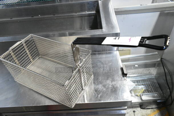BRAND NEW SCRATCH AND DENT! Metal Fry Basket.  - Image 4 of 4