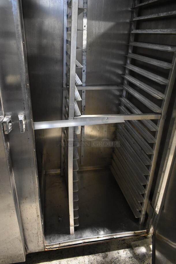 Traulsen RRI 2-23 LUT Stainless Steel Commercial 2 Door Reach In Cooler w/ 2 Metal Pan Racks. 115 Volts, 1 Phase. Tested and Working! - Image 8 of 9