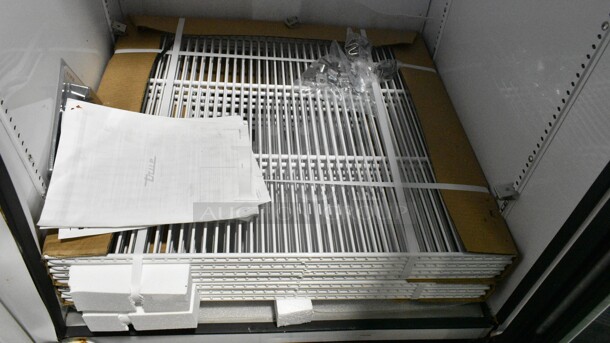 BRAND NEW SCRATCH AND DENT! 2024 True TSCI-600R-G-PH Metal Commercial Single Door Reach In Cooler Merchandiser w/ Poly Coated Racks. 115 Volts, 1 Phase. Tested and Powers On But Does Not Get Cold - Image 7 of 9