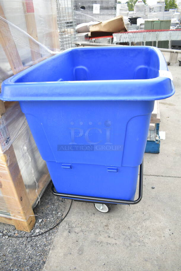 BRAND NEW SCRATCH AND DENT! Lavex Blue Poly 16 cu. ft. Cube Truck. - Image 3 of 6