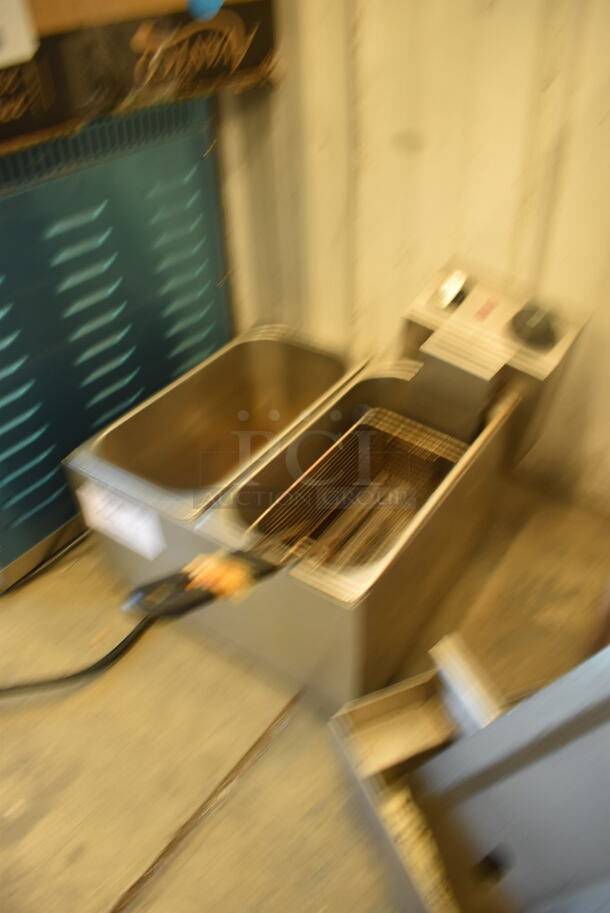 Countertop Electric Fryer w/ Dump Station and Fry Basket 250 Volts 1 Phase - Image 3 of 4