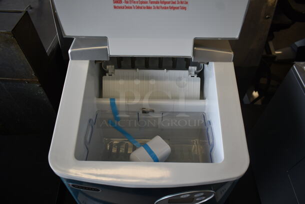 BRAND NEW SCRATCH AND DENT! Whynter IMC-490SS Portable 49lb Freestanding Stainless Steel Ice Maker. 115 Volts, 1 Phase. Tested and Working! - Image 5 of 6