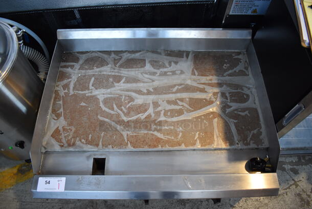 BRAND NEW SCRATCH AND DENT! 2021 Avantco 177CAG36TG Stainless Steel Commercial Countertop Natural Gas Powered Flat Top Griddle. 36x30x16 - Image 4 of 7