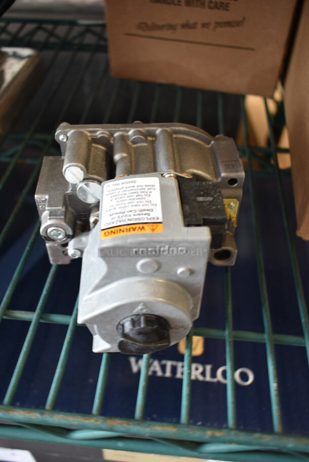 BRAND NEW SCRATCH AND DENT! Garland US Range Regulator - Image 5 of 10