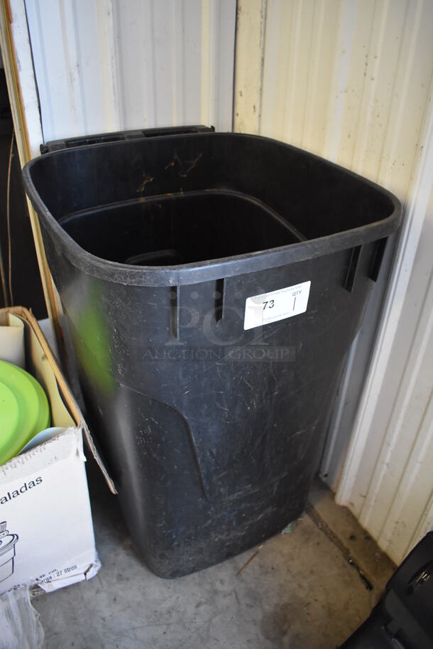 Black Poly Trash Can. 21x25x31 - Image 2 of 3