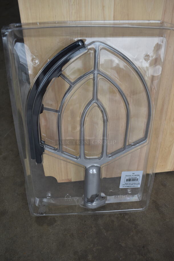 BRAND NEW SCRATCH AND DENT! Avantco 177MX20H Metal Commercial Countertop 20 Quart Planetary Dough Mixer w/ Stainless Steel Mixing Bowl, Bowl Guard, Dough Hook and Paddle Attachment. 120 Volts, 1 Phase. Tested and Working! - Image 7 of 9