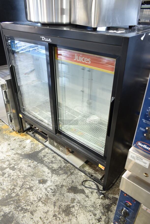 2017 True GDM-41SL-48-HC-LD Metal Commercial 2 Door Reach In Cooler Merchandiser w/ Poly Coated Racks. 115 Volts, 1 Phase. Tested and Working! - Image 2 of 5