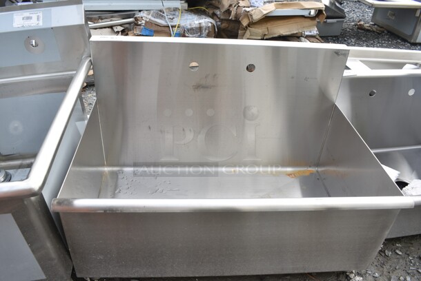 BRAND NEW SCRATCH AND DENT! Stainless Steel One Compartment Commercial Sink.  - Image 2 of 4