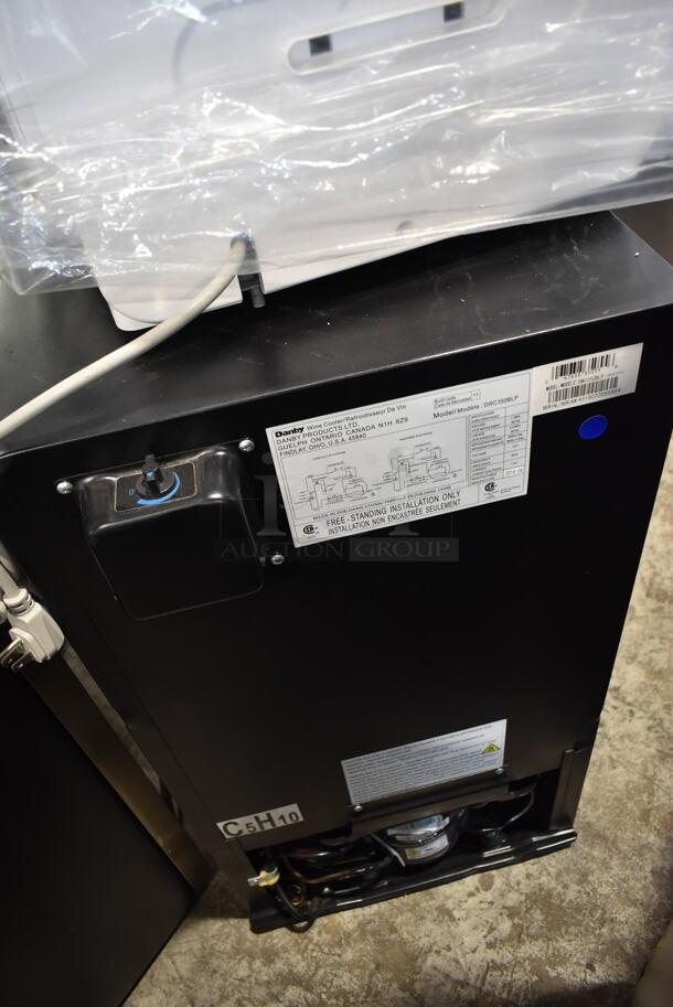 BRAND NEW SCRATCH AND DENT! Danby DWC350BLP 36 Bottle Free-Standing Wine Cooler in Platinum.. 115 Volts, 1 Phase. Tested and Working! - Image 5 of 6