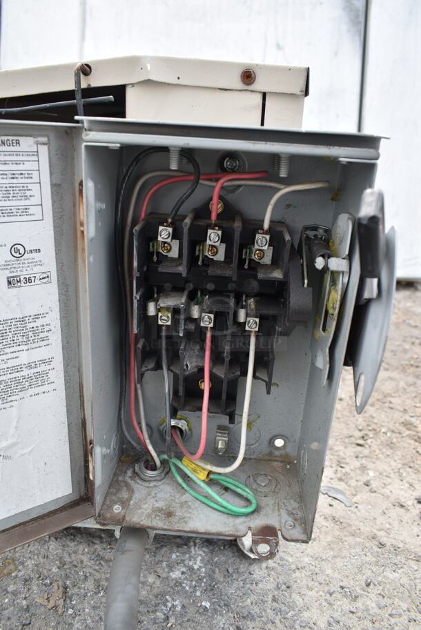 Kolpak 8'x10' Walk In Freezer Box w/ Floor, Heatcraft TLC090AE 115 Volt, 1 Phase Evaporator. Picture of the Unit Before Removal Is Included In the Listing. Information Provided By The Consignor But Not Verified By PCI Auctions. - Image 5 of 12