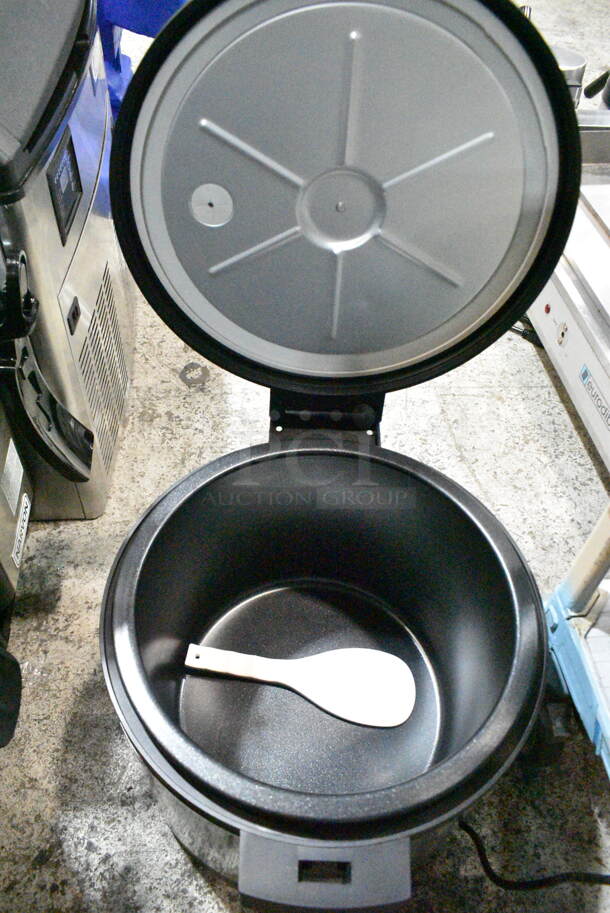 Avantco Stainless Steel Commercial Countertop Rice Cooker. Tested and Working! - Image 4 of 6