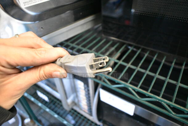 2020 Amana RCS10TS Stainless Steel Commercial Countertop Microwave Oven. 120 Volts, 1 Phase.  - Image 5 of 5