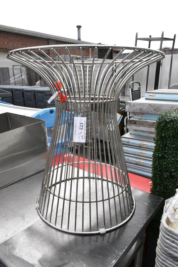 Metal Display Piece. - Image 1 of 4