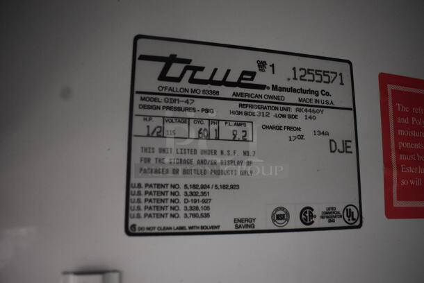 True GDM-47 White 2 Glass Door Door Merchandising Cooler w/ Shelving. 115 Volt 1 Phase. Tested and Working! - Image 6 of 7