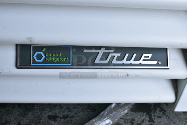2020 True TSCI-600R-G-PH Metal Commercial Single Door Reach In Cooler Merchandiser. 115 Volts, 1 Phase. Tested and Working! - Image 2 of 4