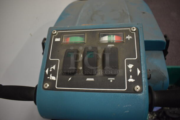 Tennant 607596 Floor Maintainer Roller With Bin of Parts (Main Building) - Image 5 of 7