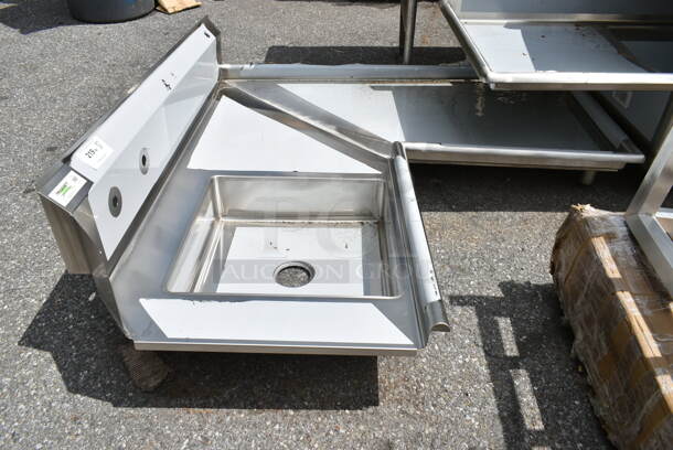 BRAND NEW SCRATCH AND DENT! Regency 600DDTI60R Stainless Steel Commercial  5' 16-Gauge Stainless Steel Soiled L-Shape Dishtable - Right Island. No Legs. - Image 2 of 6