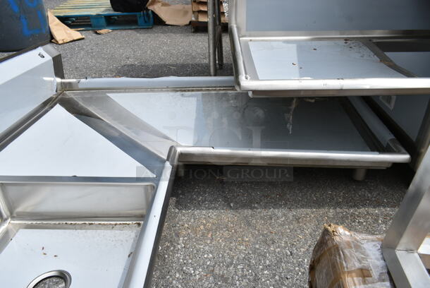BRAND NEW SCRATCH AND DENT! Regency 600DDTI60R Stainless Steel Commercial  5' 16-Gauge Stainless Steel Soiled L-Shape Dishtable - Right Island. No Legs. - Image 4 of 6