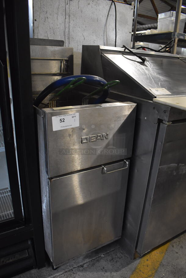 Dean SR42GNS Commercial Stainless Steel  Natural Gas Fryer. BTU 1050 - Image 2 of 7