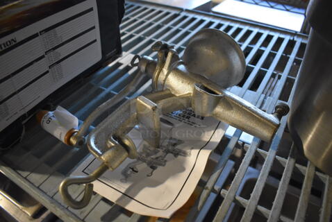 Weston Metal Manual Wheatgrass Juicer. 4.5x11.5x12