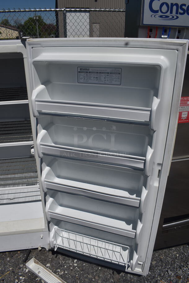 Sears 253.9284110 White Residential Freezer. 115 Volt 1 Phase. Tested and Working! - Image 5 of 7