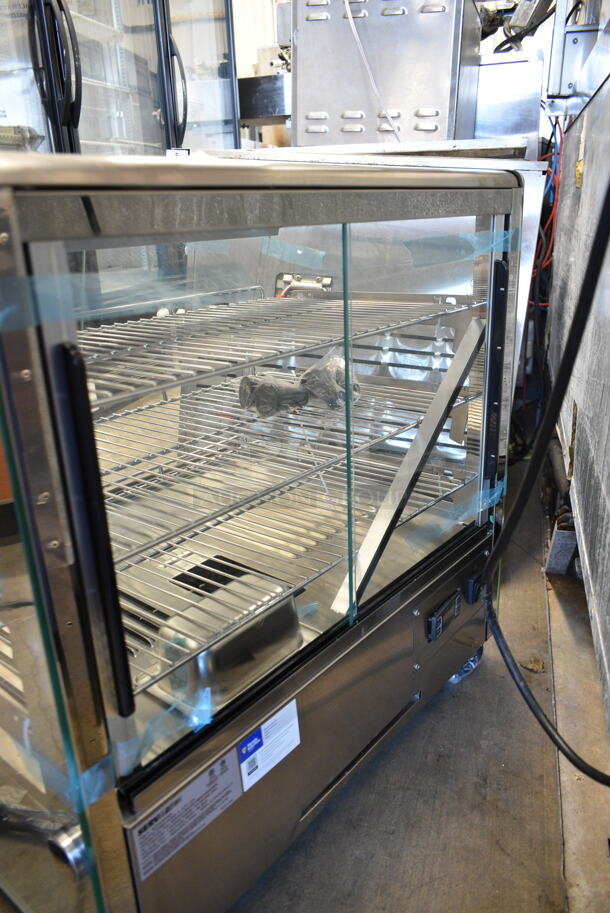 BRAND NEW SCRATCH AND DENT! ServIt 423HDM26SA 26" Self / Full Service 3 Shelf Countertop Heated Display Case with Sliding Doors. 120 Volts, 1 Phase. Tested and Working! - Image 6 of 8