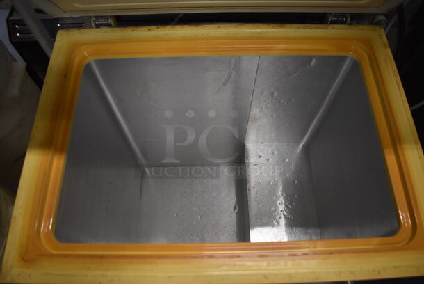 Sears 253.12502410 Chest Freezer. 115 Volts, 1 Phase. 29x21x32.5. Tested and Working! - Image 3 of 5