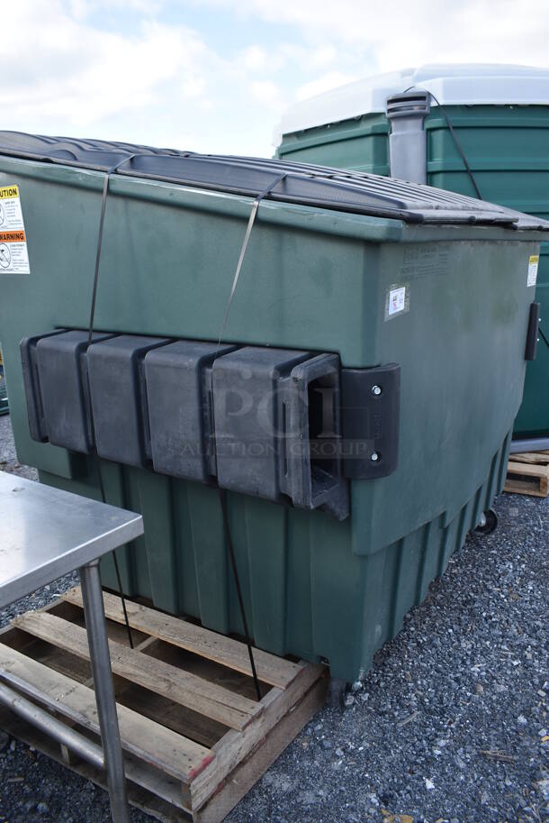 BRAND NEW SCRATCH AND DENT! Toter FR040-00940 4 Cubic Yd. Green Front End Loading Mobile Trash Container / Dumpster w/ 2000 lb. Capacity on Commercial Casters. 87x56x68 - Image 6 of 8